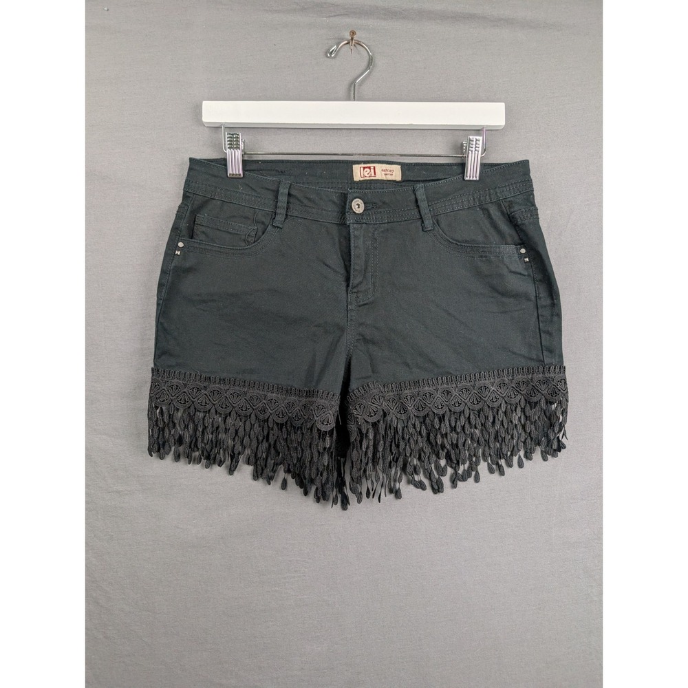 LEI Ashley Lowrise‎ Black Fringe Lace Hem Shorts Size 9 Regular